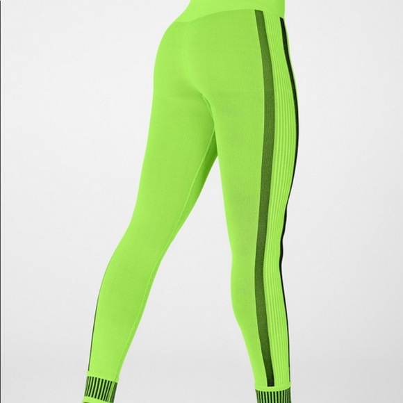 Leggings and bra top by fabletics! - Picture 3 of 4